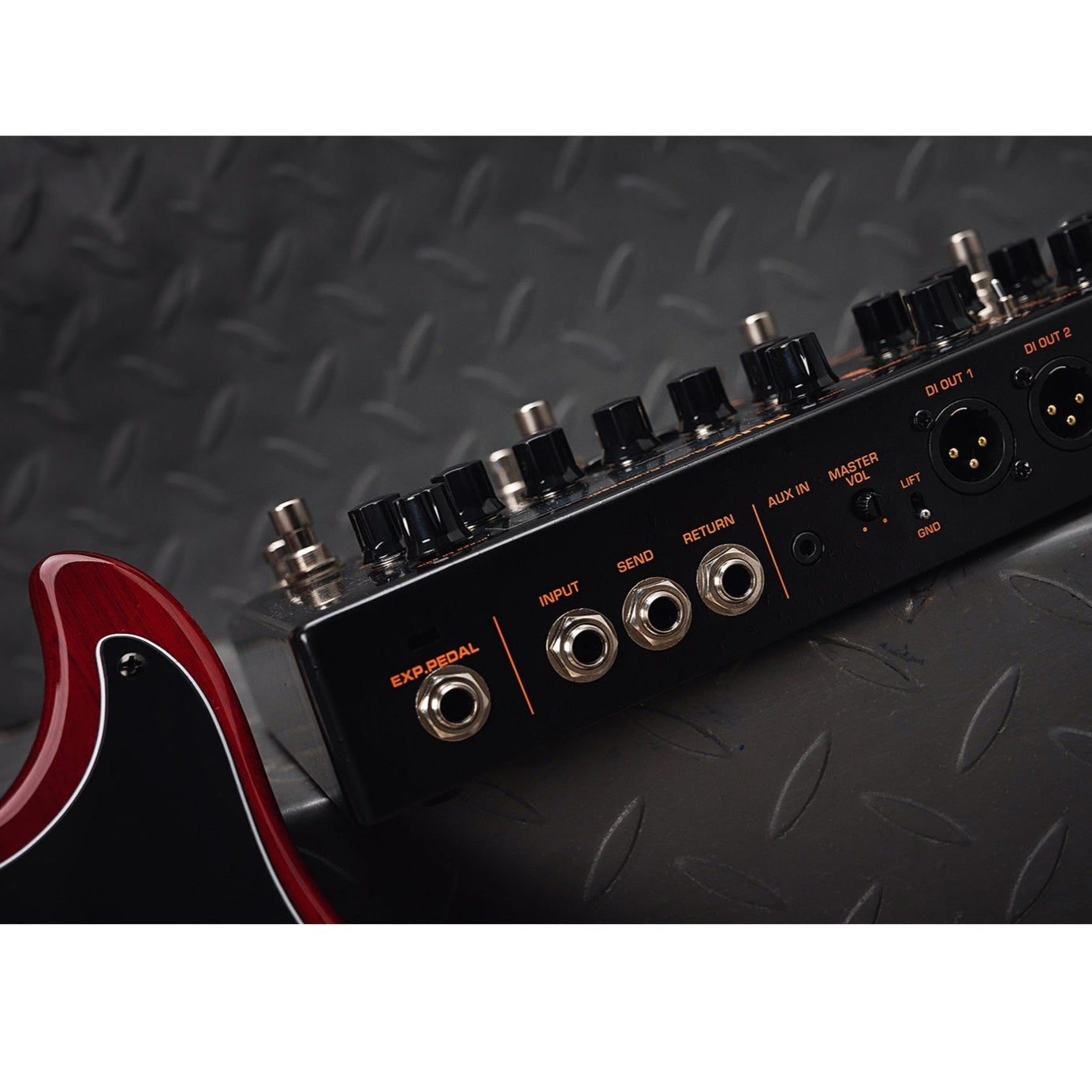 Nu-X Trident Integrated Guitar Amp Modeller and Multi-Effects Pedal